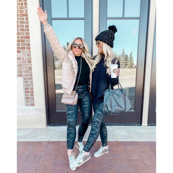 NEW Spanx Faux Leather Camo Legging Matte Green Camo Size XS - Picture 6 of 8